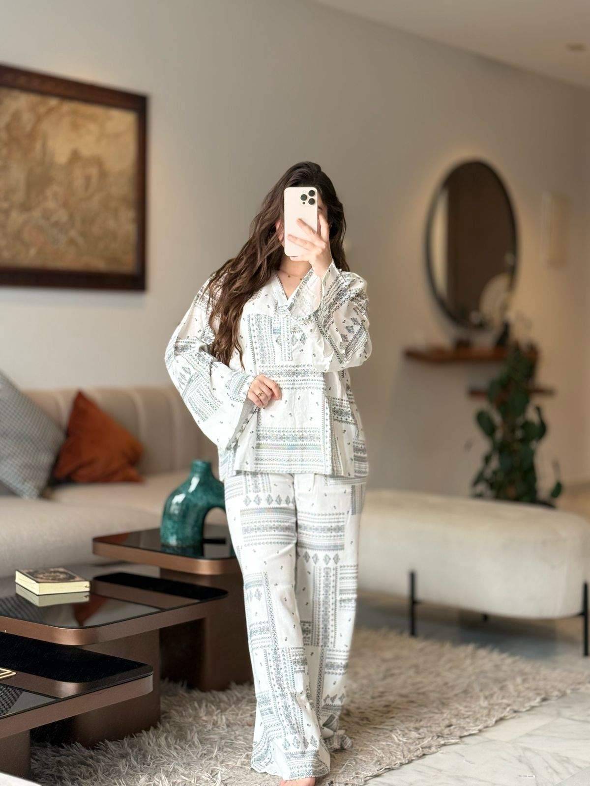 ENSEMBLE IN AND OUT REF 18326