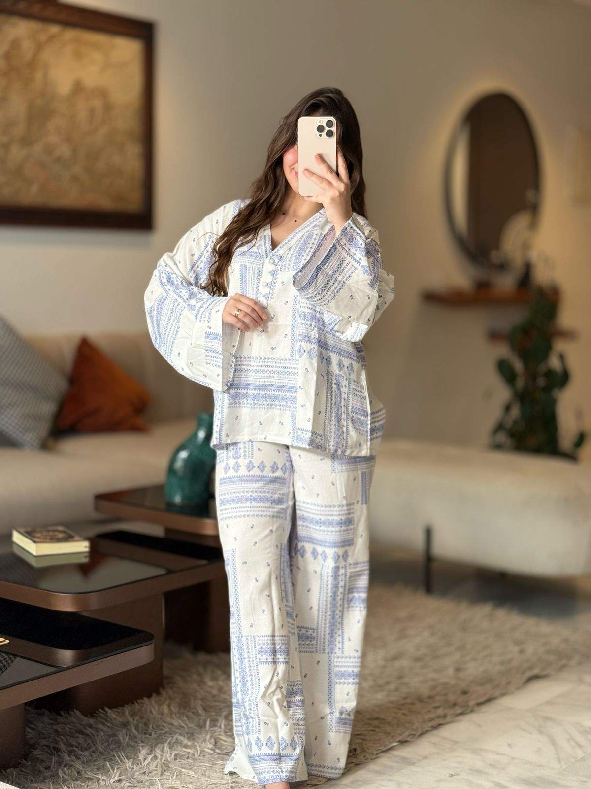 ENSEMBLE IN AND OUT REF 18326